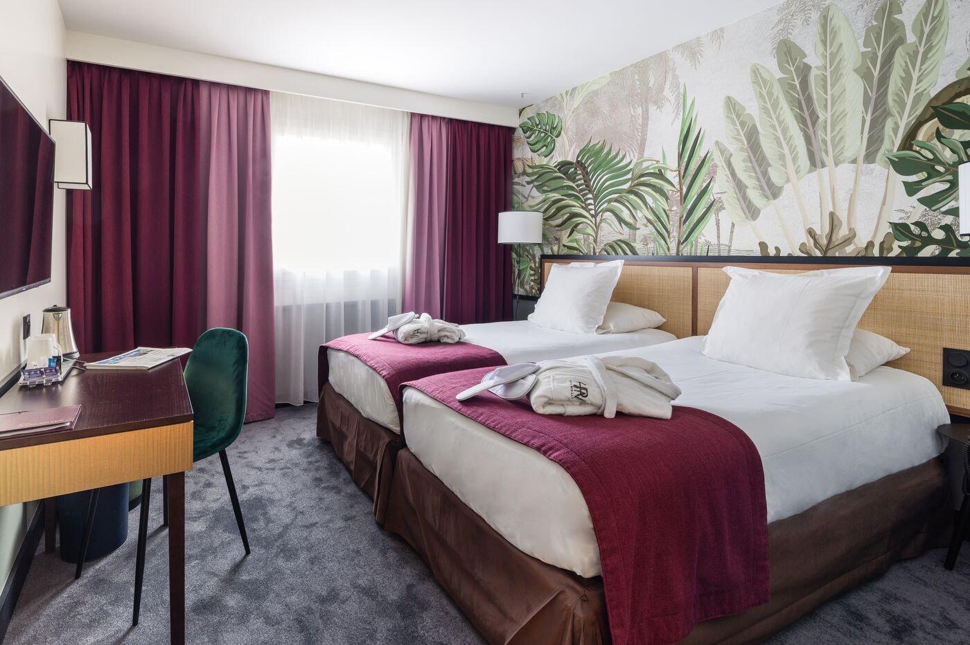 Paris 4*