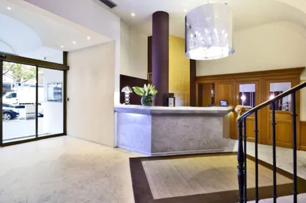 Paris 4*